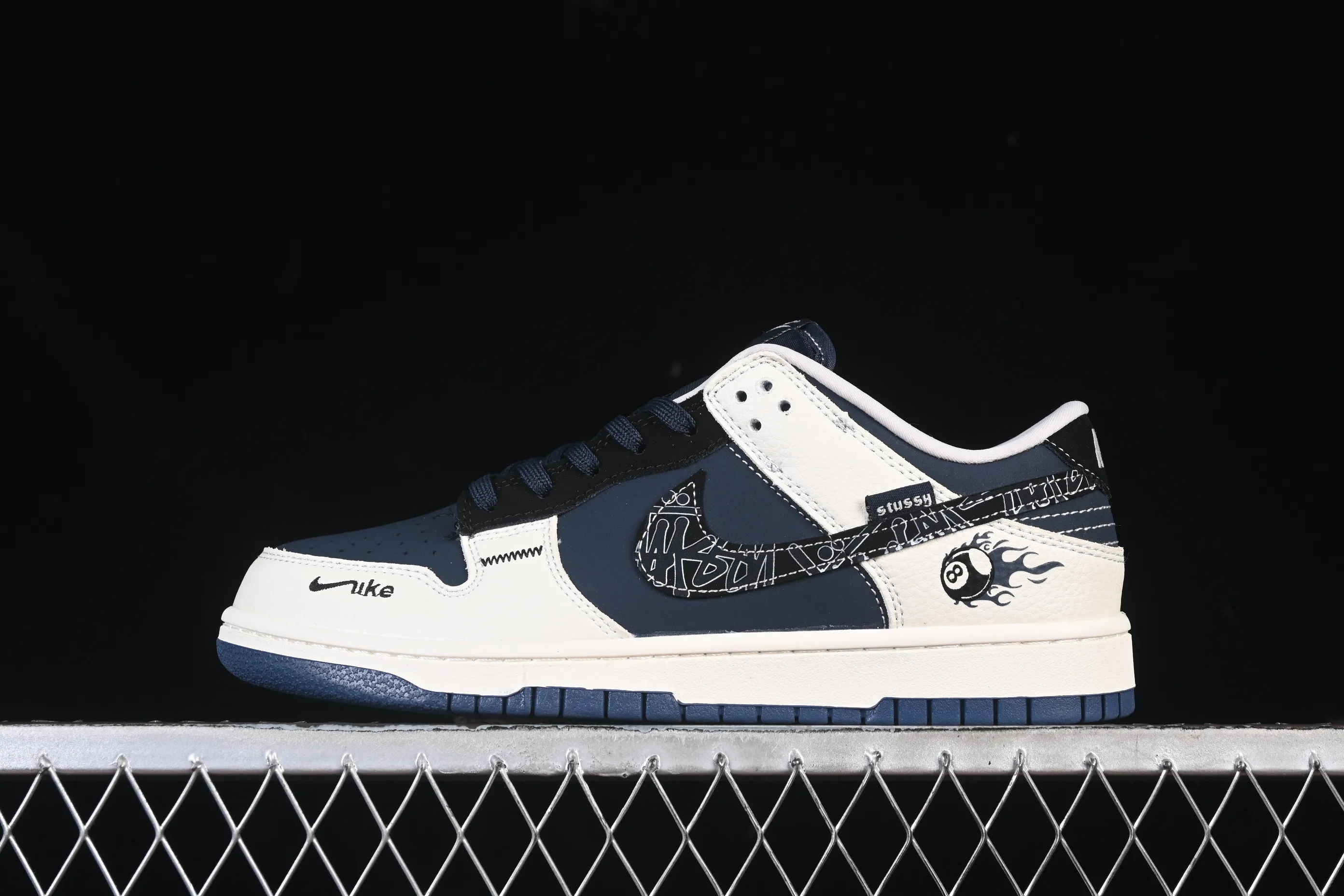 All categories Nk SB Dunk Series Nk SB Dunk Low High-end customized low-top sneakers Nike SB Dunk Low Stusi co-branded beige gray black 8th anniversary high-end customized low-top casual sneakers SR2025-001